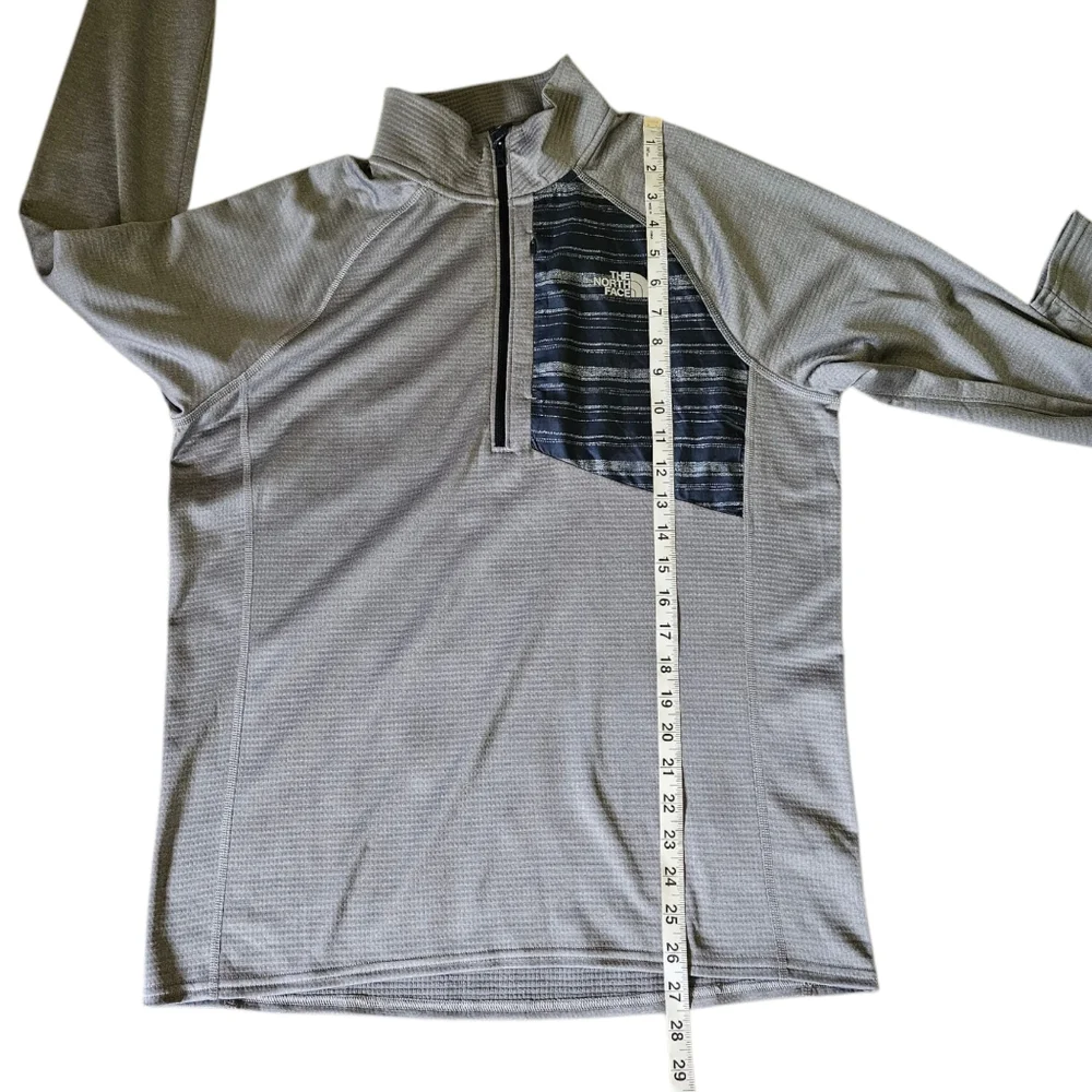 The North Face Men's Quarter-Zip Pullover Medium Gray Running